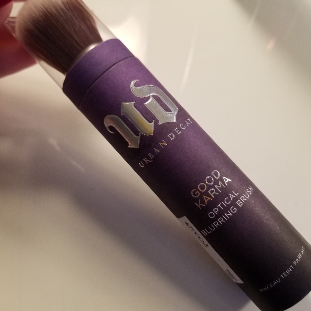 Urban Decay Good Karma Brush